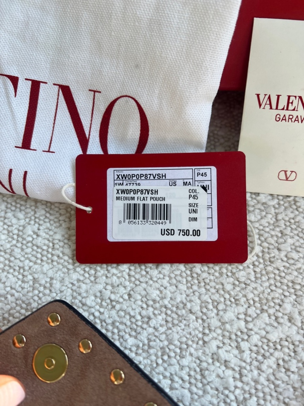 Valentino Garavani Medium Rockstud Grainy Calfskin Pouch Wristlet Poudre Taupe - Picture 8 of 15